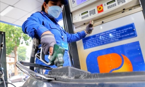 Gasoline and oil prices increase together